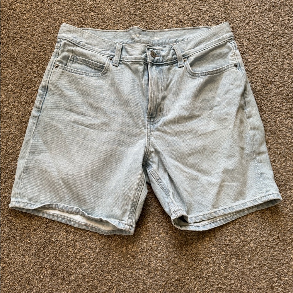 Women’s Old Navy (10) light demin shorts 5” inseam